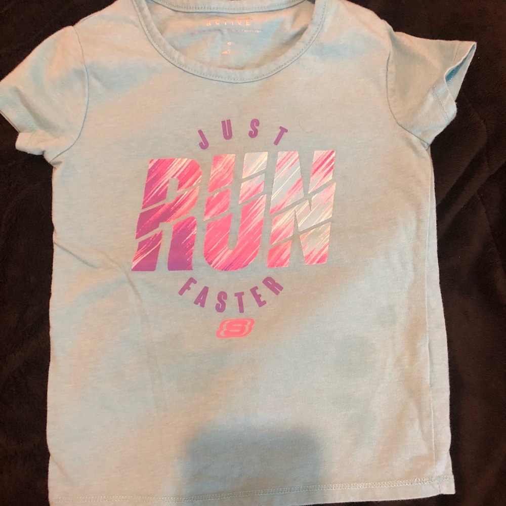 Sketchers brand tee shirts/ (1) pair shorts 4T